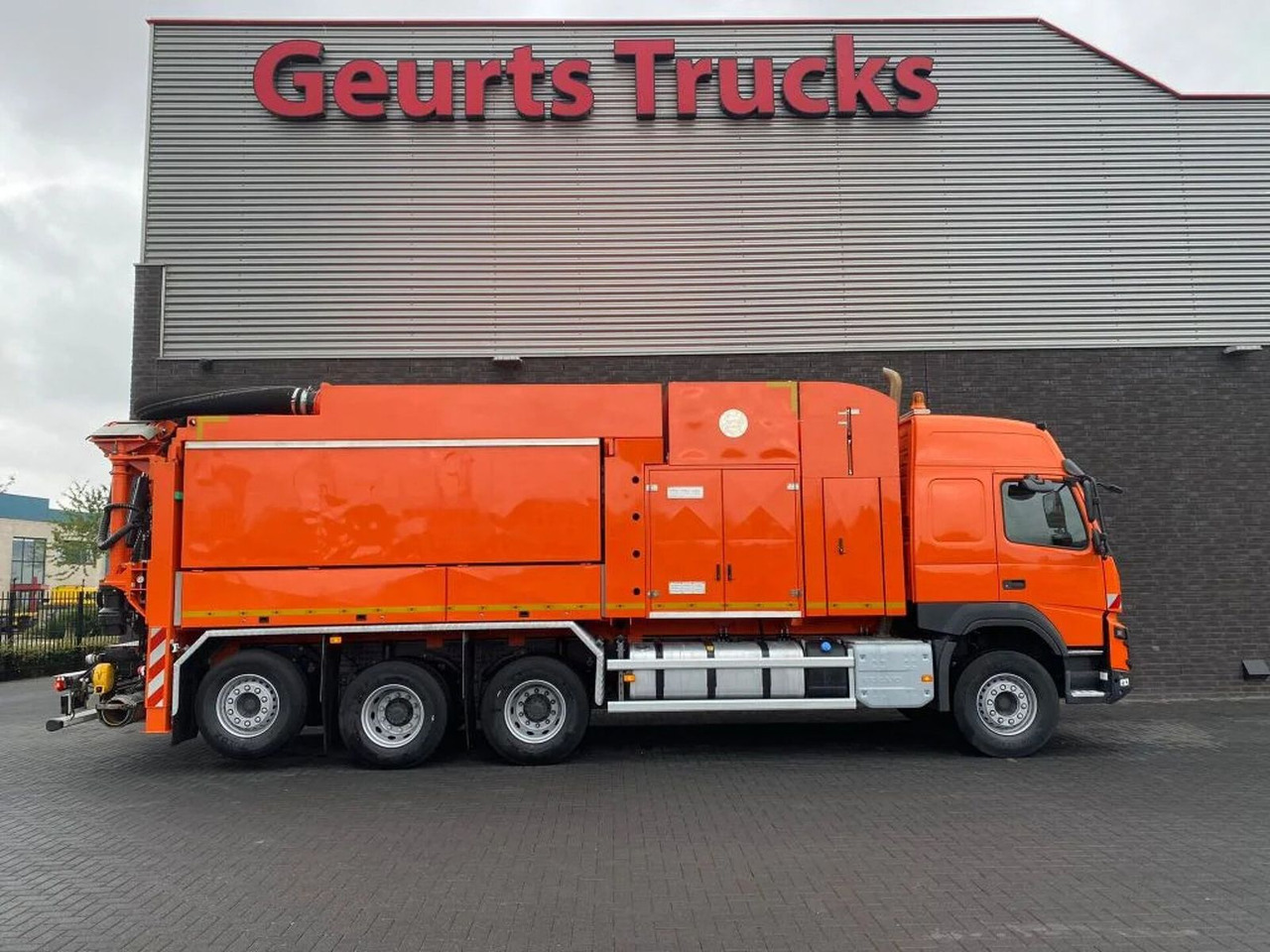 Volvo FMX 510 8X4 TRIDEM + MTS DINO 5 SAUGBAGGER/SUCTI - Truk vakum: gambar 4 Volvo FMX 510 8X4 TRIDEM + MTS DINO 5 SAUGBAGGER/SUCTI - Truk vakum: gambar 4