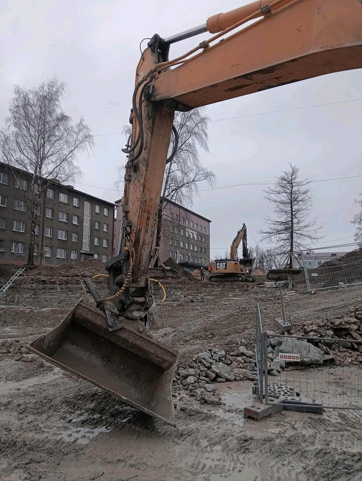 Hyundai R 300 - Ekskavator perayap: gambar 3 Hyundai R 300 - Ekskavator perayap: gambar 3