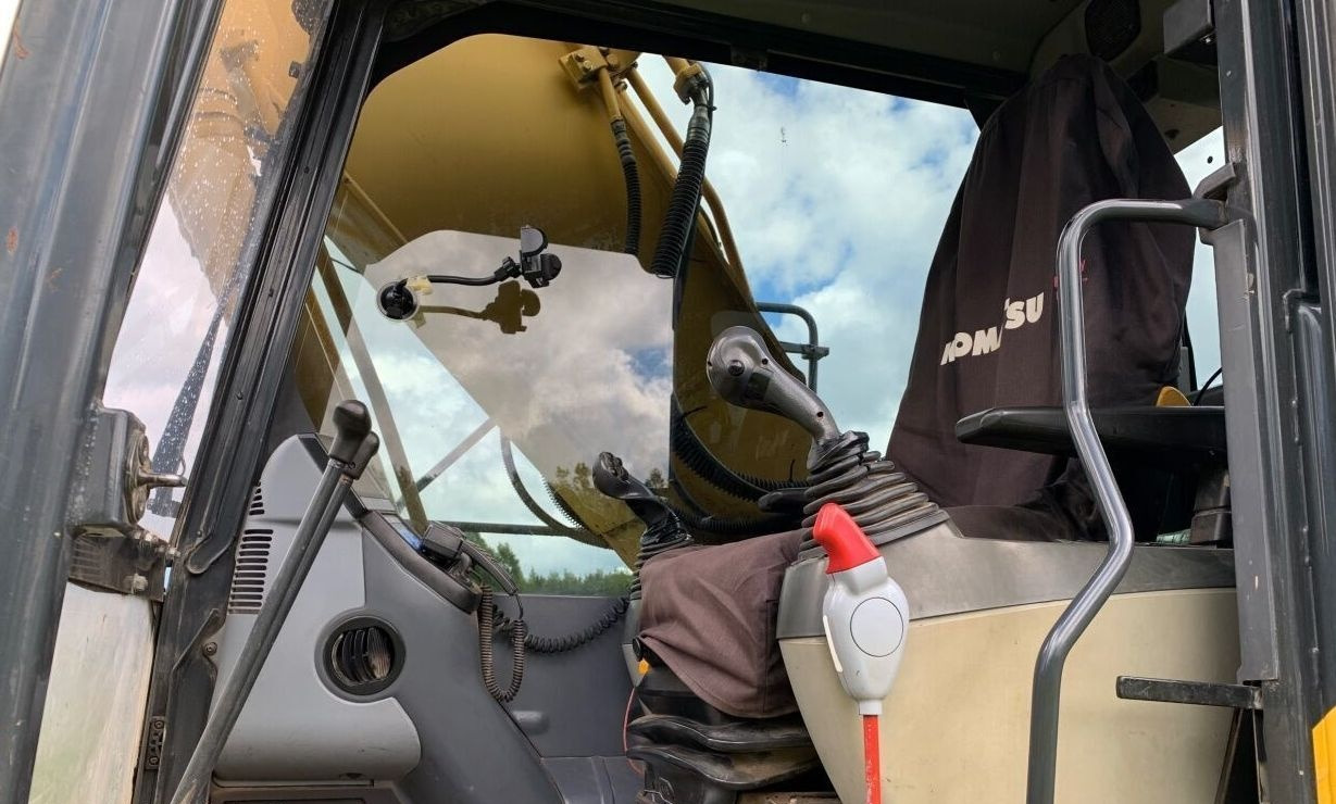 Komatsu PC210LC-8 - Ekskavator perayap: gambar 4 Komatsu PC210LC-8 - Ekskavator perayap: gambar 4