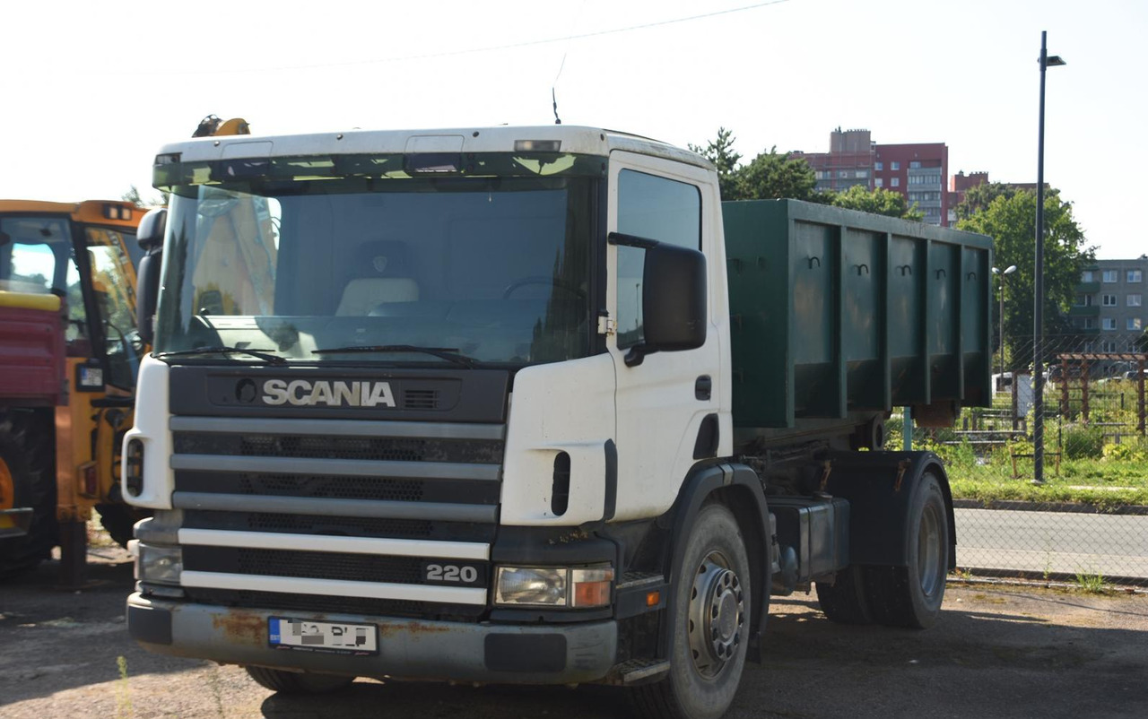 SCANIA P94 220 - Truk jungkit: gambar 1 SCANIA P94 220 - Truk jungkit: gambar 1