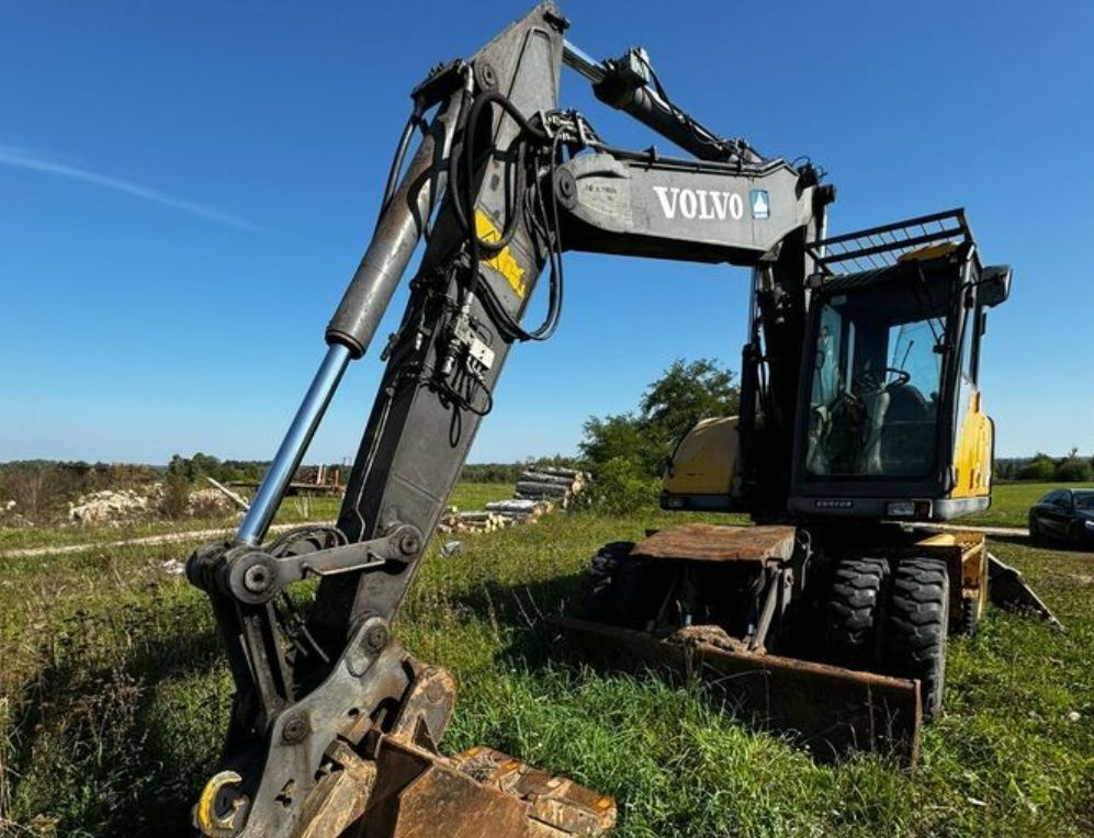 Volvo EW160 - Ekskavator roda: gambar 3 Volvo EW160 - Ekskavator roda: gambar 3