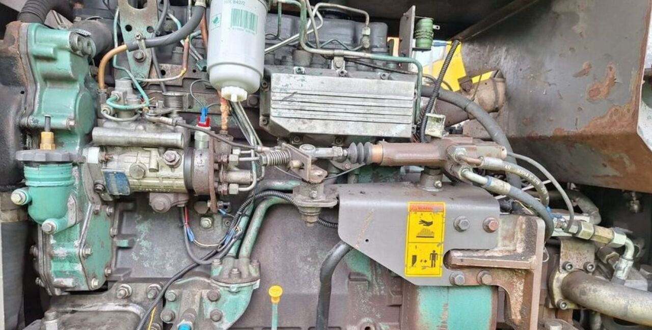 Volvo EW160 - Ekskavator roda: gambar 2 Volvo EW160 - Ekskavator roda: gambar 2