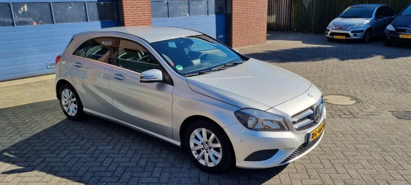 Mercedes-Benz A-Klasse 180 automaat.. 180 automaat - Hatchback: gambar 5 Mercedes-Benz A-Klasse 180 automaat.. 180 automaat - Hatchback: gambar 5