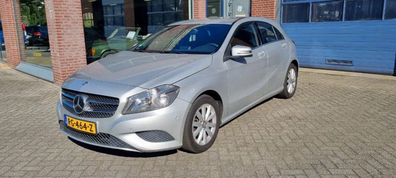 Mercedes-Benz A-Klasse 180 automaat.. 180 automaat - Hatchback: gambar 3 Mercedes-Benz A-Klasse 180 automaat.. 180 automaat - Hatchback: gambar 3