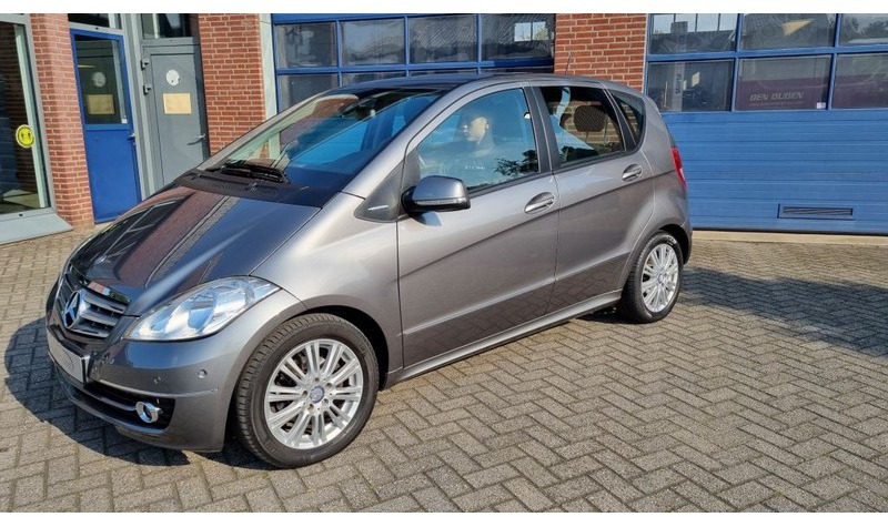 Mercedes-Benz A-Klasse A160 Automaat Elegance.airco.trekhaak. - Hatchback: gambar 1 Mercedes-Benz A-Klasse A160 Automaat Elegance.airco.trekhaak. - Hatchback: gambar 1