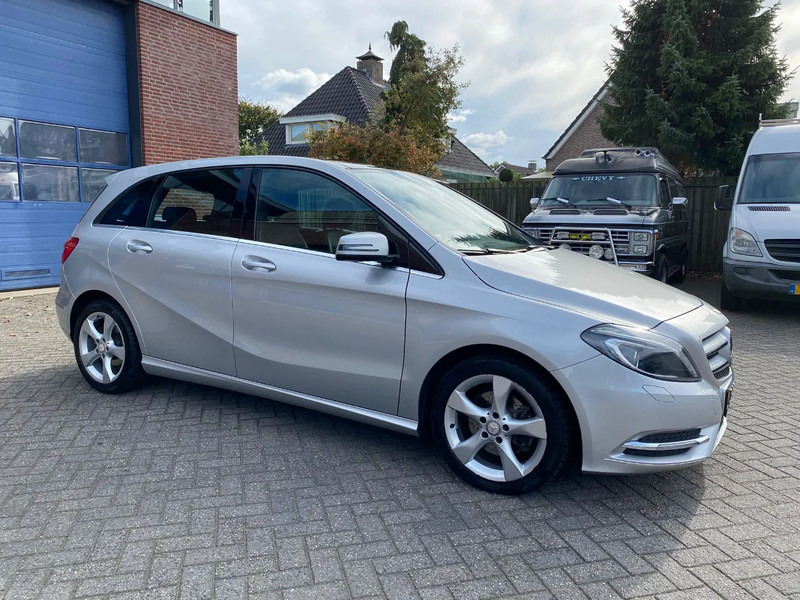 Mercedes-Benz B-Klasse 180 Ambition autom. panoramadak - Mobil SUV: gambar 2 Mercedes-Benz B-Klasse 180 Ambition autom. panoramadak - Mobil SUV: gambar 2