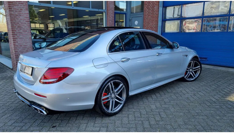 Mercedes-Benz E-Klasse 63 S, 4 Matic AMG..... Premium plus. - Mobil sedan: gambar 3 Mercedes-Benz E-Klasse 63 S, 4 Matic AMG..... Premium plus. - Mobil sedan: gambar 3