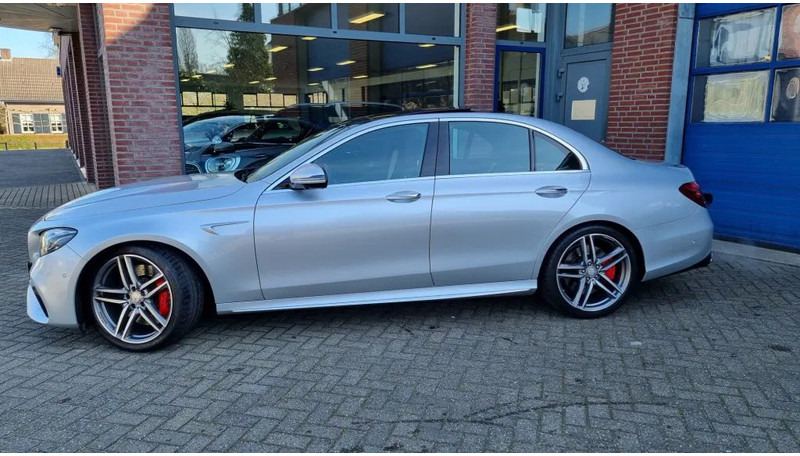 Mercedes-Benz E-Klasse 63 S, 4 Matic AMG..... Premium plus. - Mobil sedan: gambar 5 Mercedes-Benz E-Klasse 63 S, 4 Matic AMG..... Premium plus. - Mobil sedan: gambar 5
