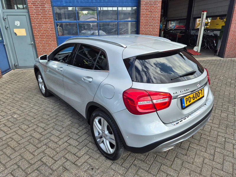 Mobil Mercedes-Benz GLA 200 automaat AMG Prestige: gambar 12 Mobil Mercedes-Benz GLA 200 automaat AMG Prestige: gambar 12