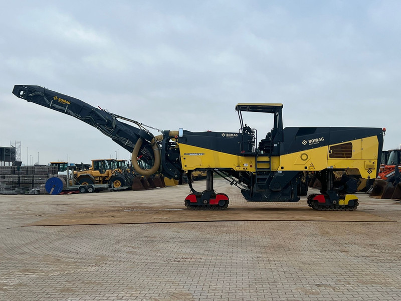 Bomag BM2000/75 Cold Planer - Mesin aspal: gambar 2 Bomag BM2000/75 Cold Planer - Mesin aspal: gambar 2