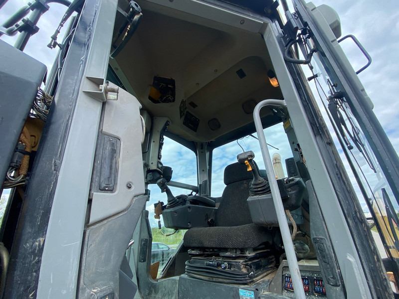 Grader Caterpillar 140M: gambar 16