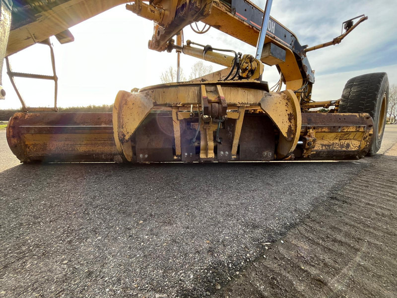 Grader Caterpillar 160H: gambar 17