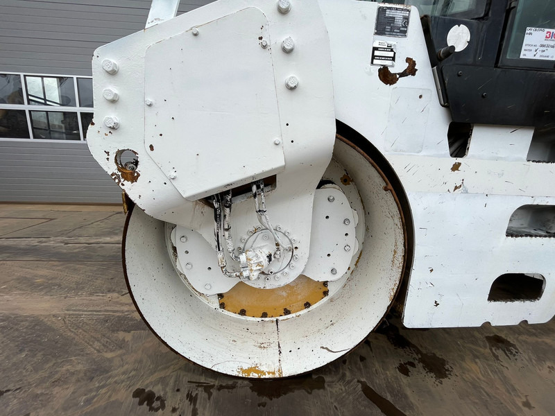 Roller Caterpillar CB534D CE / EPA: gambar 6