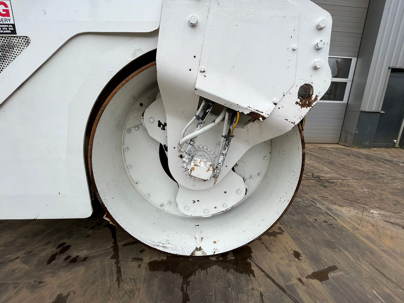 Roller Caterpillar CB534D CE / EPA: gambar 7