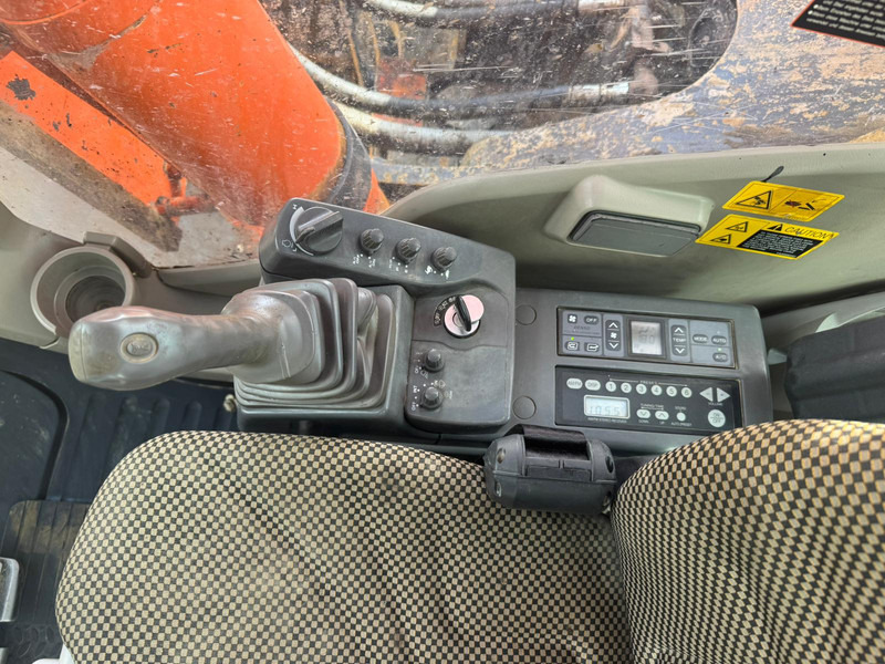 Ekskavator perayap Hitachi ZX670LCH-3: gambar 9