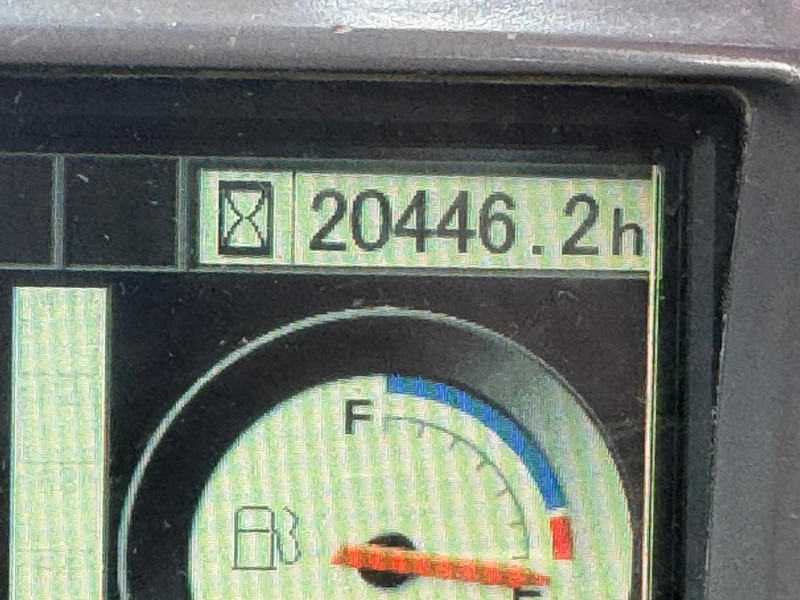 Ekskavator perayap Hitachi ZX670LCH-3: gambar 12