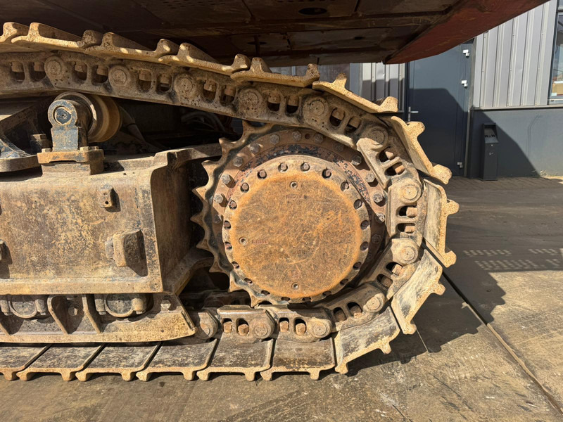 Ekskavator perayap Hitachi ZX670LCH-3: gambar 17