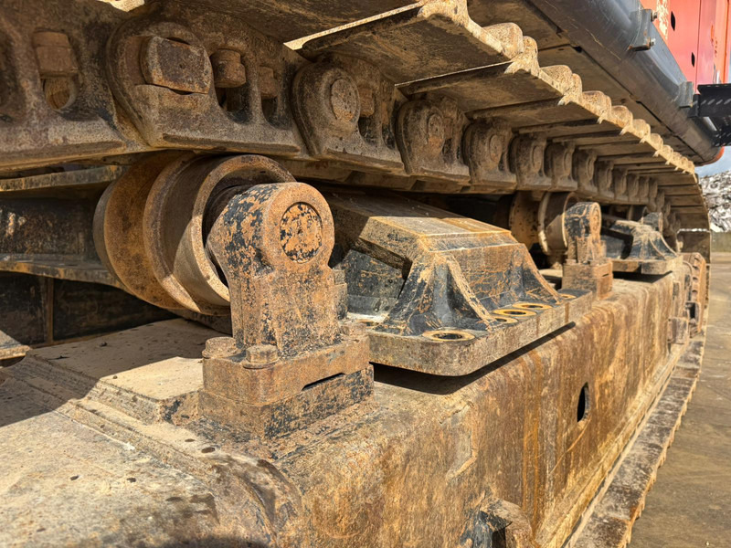 Ekskavator perayap Hitachi ZX670LCH-3: gambar 18