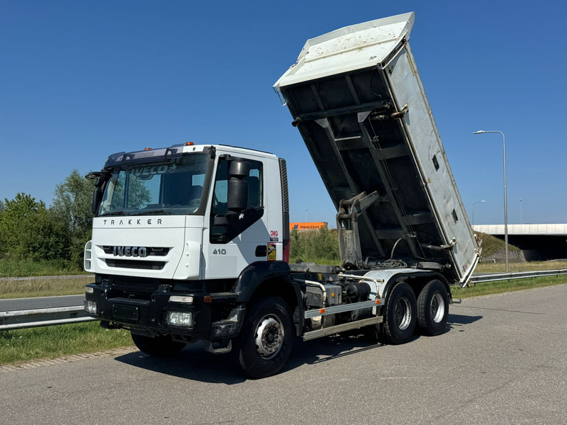 Iveco Trakker 410 6x4 Kipper - Truk jungkit: gambar 1 Iveco Trakker 410 6x4 Kipper - Truk jungkit: gambar 1