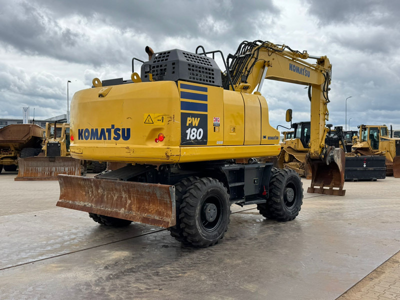 Komatsu PW180-11 - Ekskavator roda: gambar 5 Komatsu PW180-11 - Ekskavator roda: gambar 5