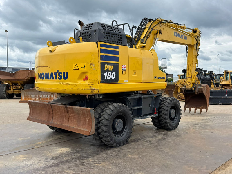 Komatsu PW180-11 - Ekskavator roda: gambar 5 Komatsu PW180-11 - Ekskavator roda: gambar 5