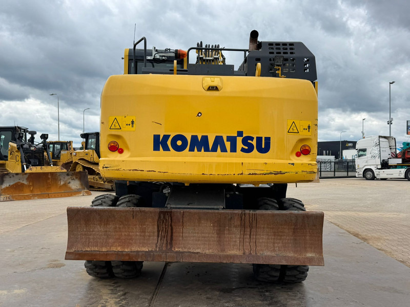 Komatsu PW180-11 - Ekskavator roda: gambar 4 Komatsu PW180-11 - Ekskavator roda: gambar 4