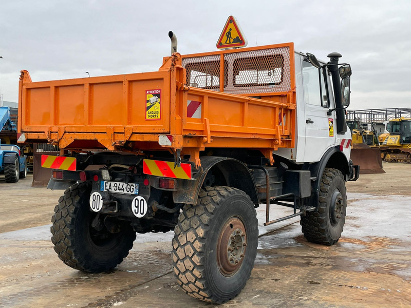 MERCEDESBENZ Unimog U1600 - Truk jungkit: gambar 5 MERCEDESBENZ Unimog U1600 - Truk jungkit: gambar 5