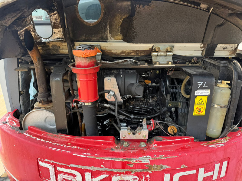 Ekskavator perayap Takeuchi TB153FR: gambar 19