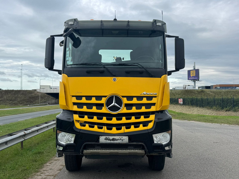 MERCEDESBENZ AROCS 3345 - Tractor head: gambar 4 MERCEDESBENZ AROCS 3345 - Tractor head: gambar 4