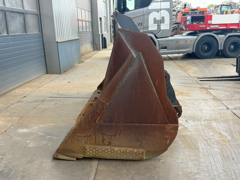 Volvo 4.2 m3 - Ember: gambar 2 Volvo 4.2 m3 - Ember: gambar 2