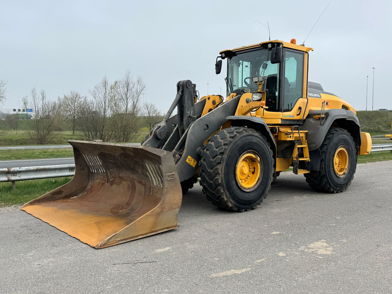 Volvo L110H - Wheel loader: gambar 2 Volvo L110H - Wheel loader: gambar 2