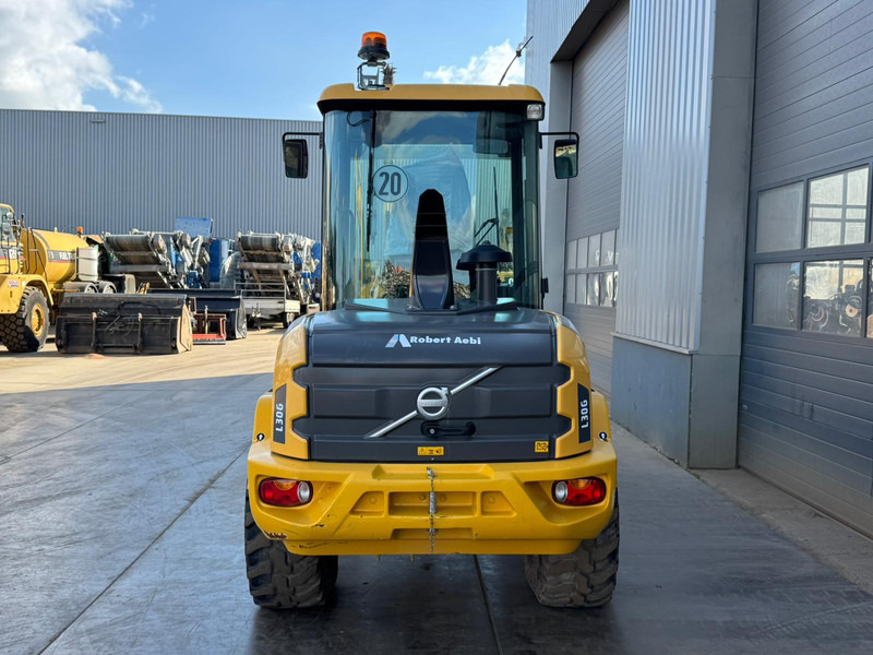 Volvo L30G - Wheel loader: gambar 4 Volvo L30G - Wheel loader: gambar 4