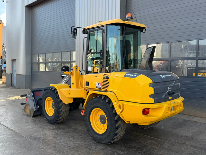 Volvo L30G - Wheel loader: gambar 3 Volvo L30G - Wheel loader: gambar 3