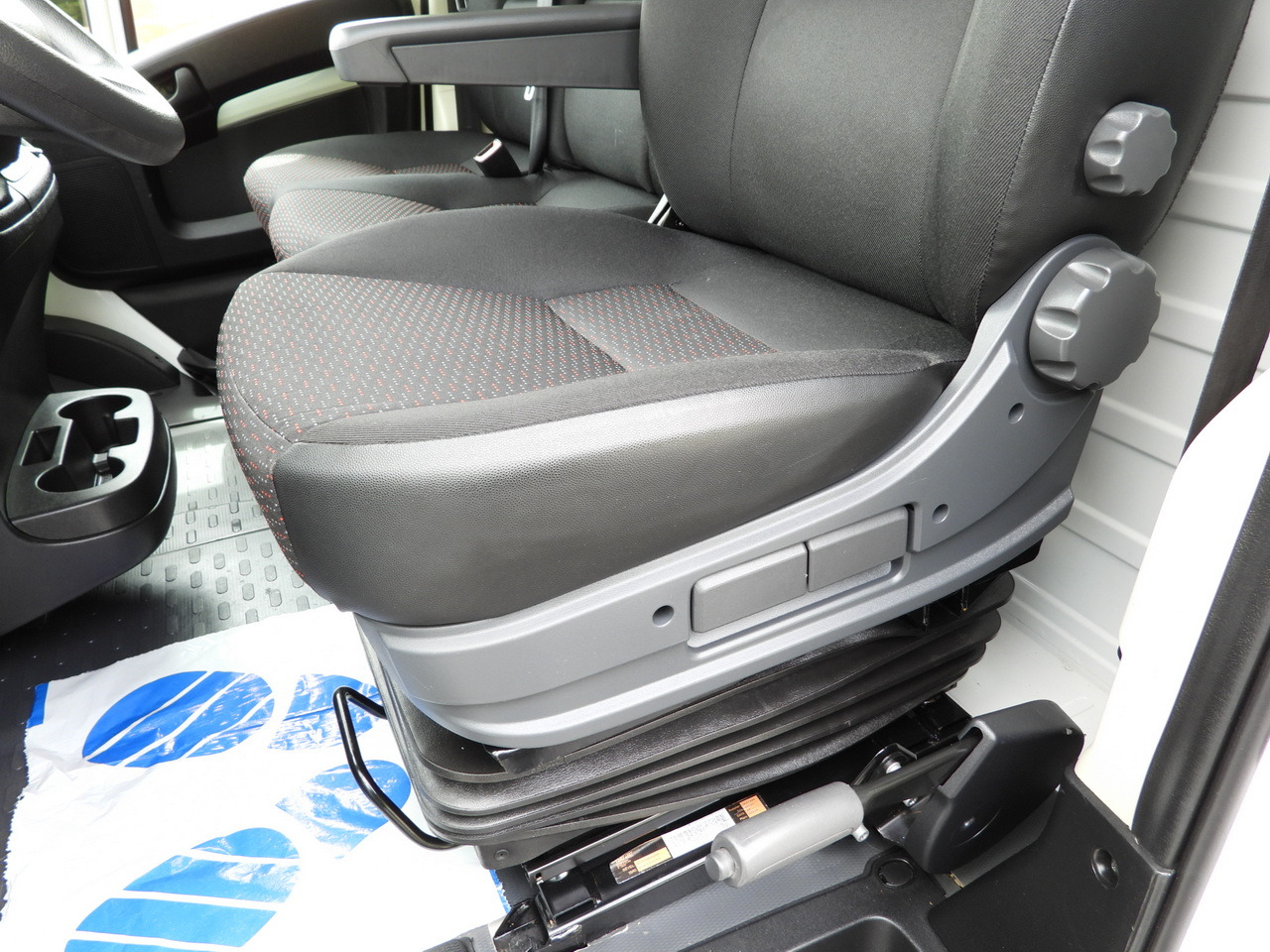 Van box CITROEN JUMPER BOX LIFT 8 PALLETS CRUISE CONTROL NAVIGATION AIR CONDITIONING  165HP: gambar 28