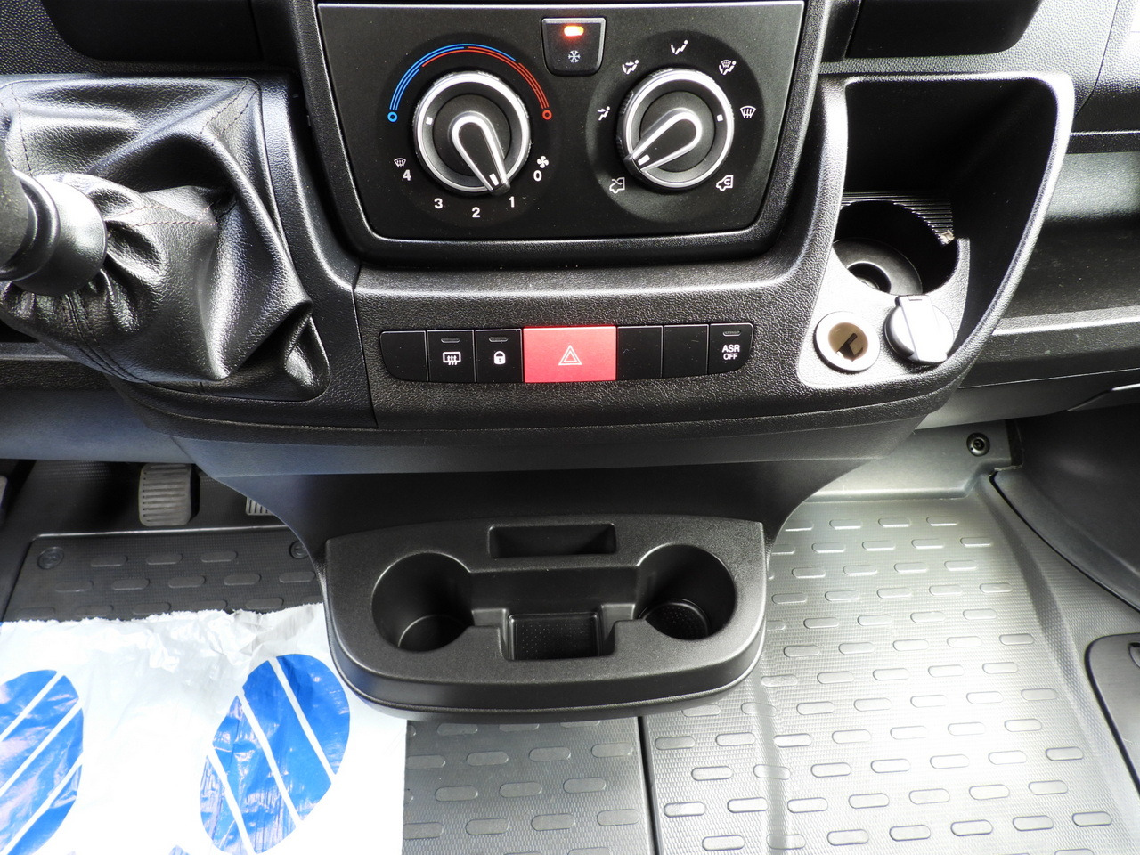 Van box CITROEN JUMPER BOX LIFT 8 PALLETS CRUISE CONTROL NAVIGATION AIR CONDITIONING  165HP: gambar 35