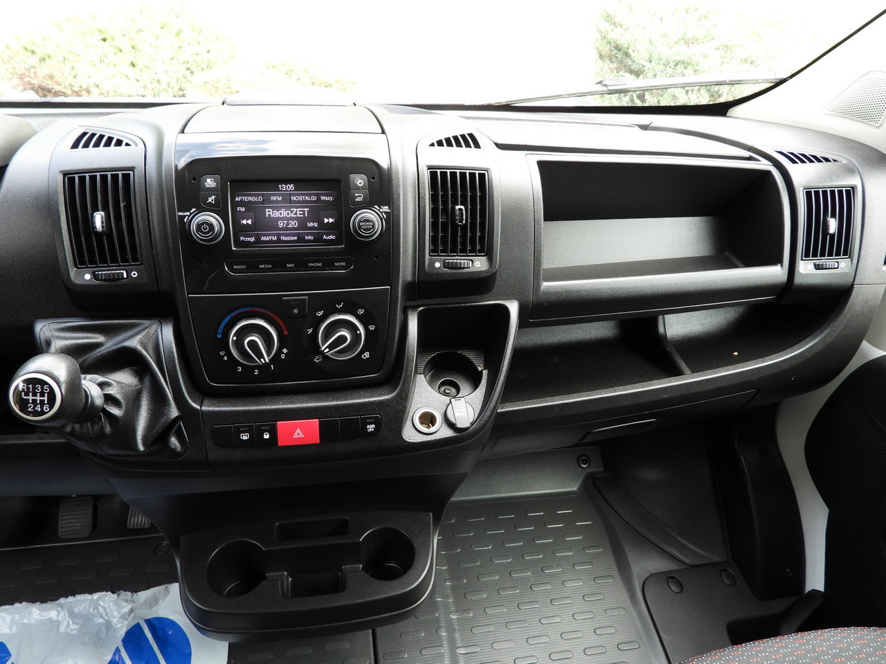 Van box CITROEN JUMPER BOX LIFT 8 PALLETS CRUISE CONTROL NAVIGATION AIR CONDITIONING  165HP: gambar 33