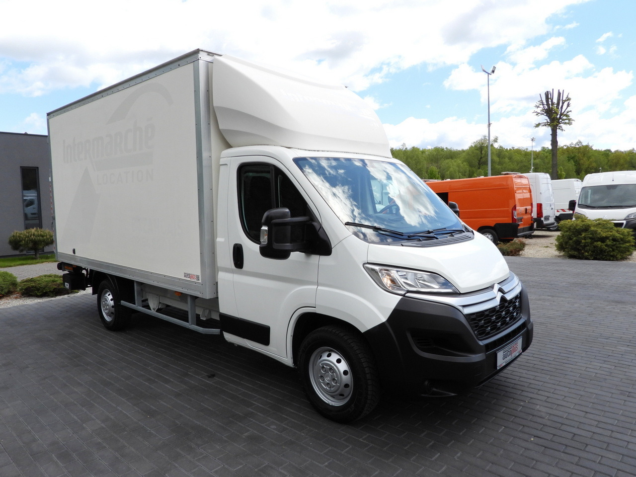CITROEN JUMPER BOX LIFT 8 PALLETS CRUISE CONTROL NAVIGATION AIR CONDITIONING 165HP - Van box: gambar 4 CITROEN JUMPER BOX LIFT 8 PALLETS CRUISE CONTROL NAVIGATION AIR CONDITIONING 165HP - Van box: gambar 4