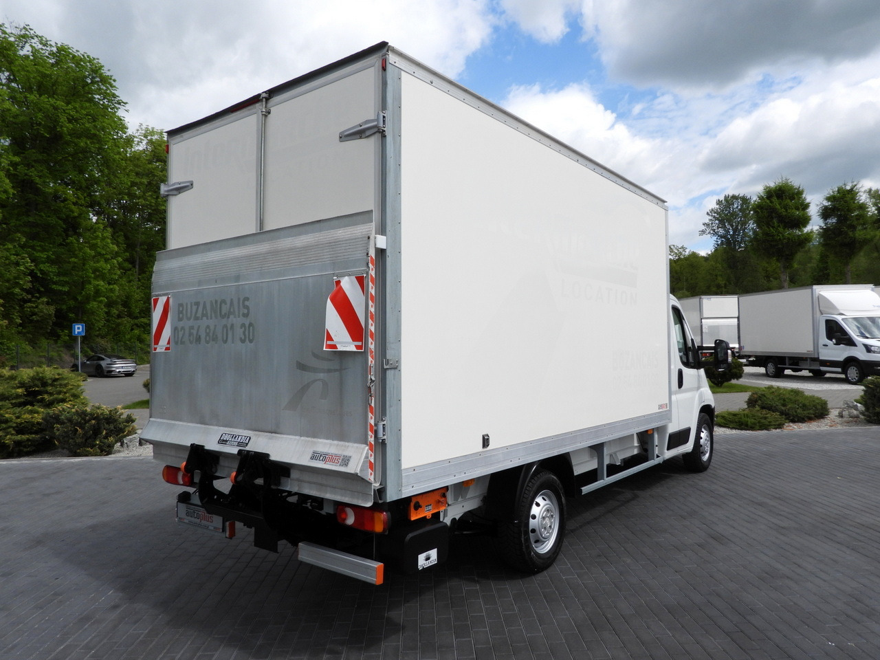 CITROEN JUMPER BOX LIFT 8 PALLETS CRUISE CONTROL NAVIGATION AIR CONDITIONING 165HP - Van box: gambar 3 CITROEN JUMPER BOX LIFT 8 PALLETS CRUISE CONTROL NAVIGATION AIR CONDITIONING 165HP - Van box: gambar 3