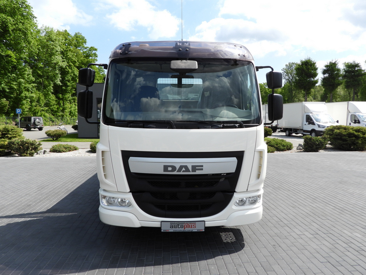 DAF LF 180 THREE-WAY TIPPER CRUISE CONTROL LED LIGHTS AUTOMATIC TRANSMISSION TWIN WHEELS AIR CONDITIONING 180HP - Truk jungkit: gambar 5 DAF LF 180 THREE-WAY TIPPER CRUISE CONTROL LED LIGHTS AUTOMATIC TRANSMISSION TWIN WHEELS AIR CONDITIONING 180HP - Truk jungkit: gambar 5