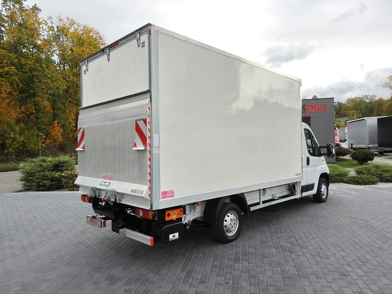 FIAT DUCATO BOX LIFT 8 PALLETS CRUISE CONTROL NAVIGATION AIR CONDITIONING LED LIGHTS 130HP - Van box: gambar 3 FIAT DUCATO BOX LIFT 8 PALLETS CRUISE CONTROL NAVIGATION AIR CONDITIONING LED LIGHTS 130HP - Van box: gambar 3