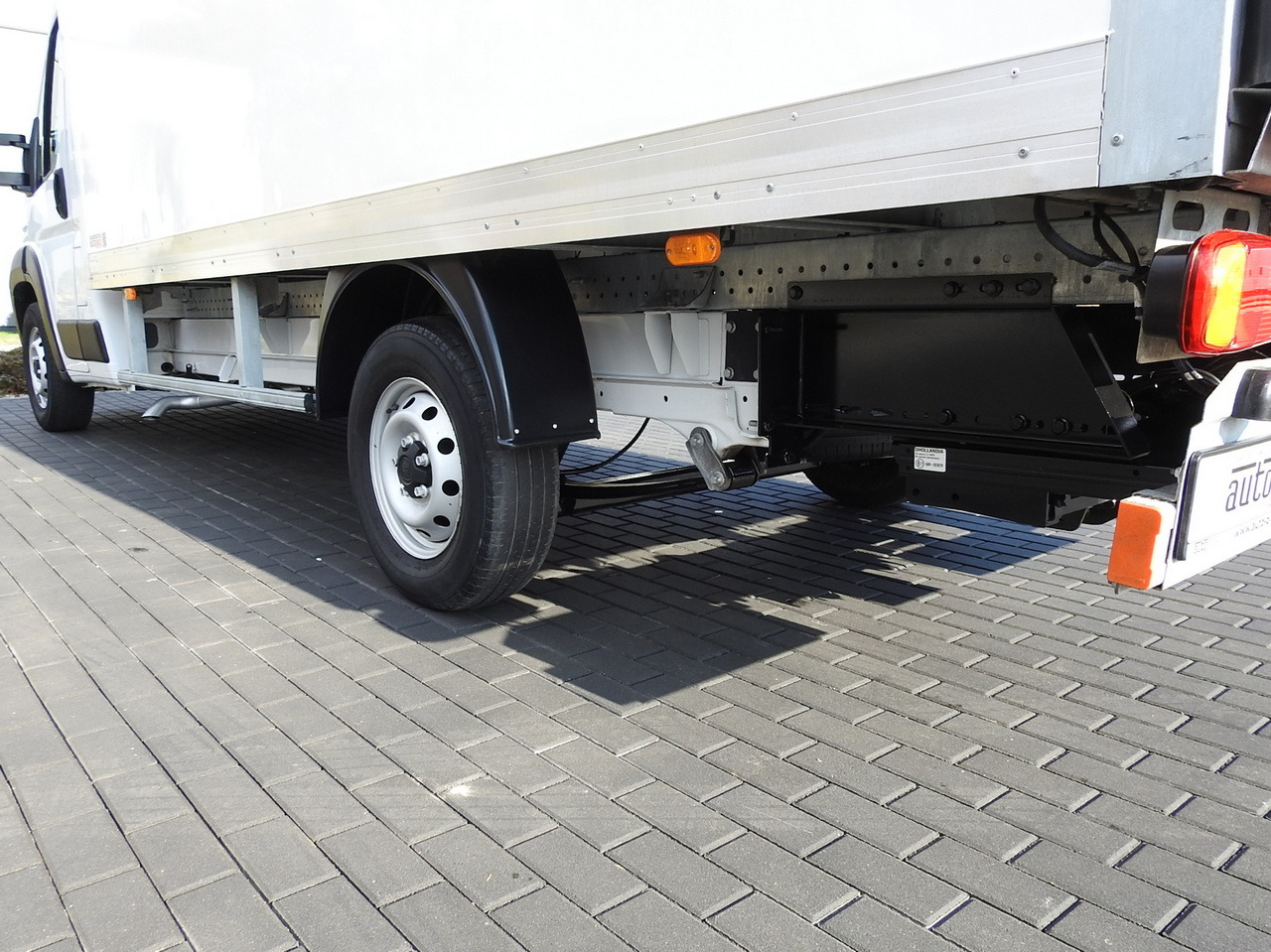 Van box FIAT DUCATO BOX LIFT 8 PALLETS CRUISE CONTROL NAVIGATION LED LIGHTS AIR CONDITIONING 130HP: gambar 15 Van box FIAT DUCATO BOX LIFT 8 PALLETS CRUISE CONTROL NAVIGATION LED LIGHTS AIR CONDITIONING 130HP: gambar 15