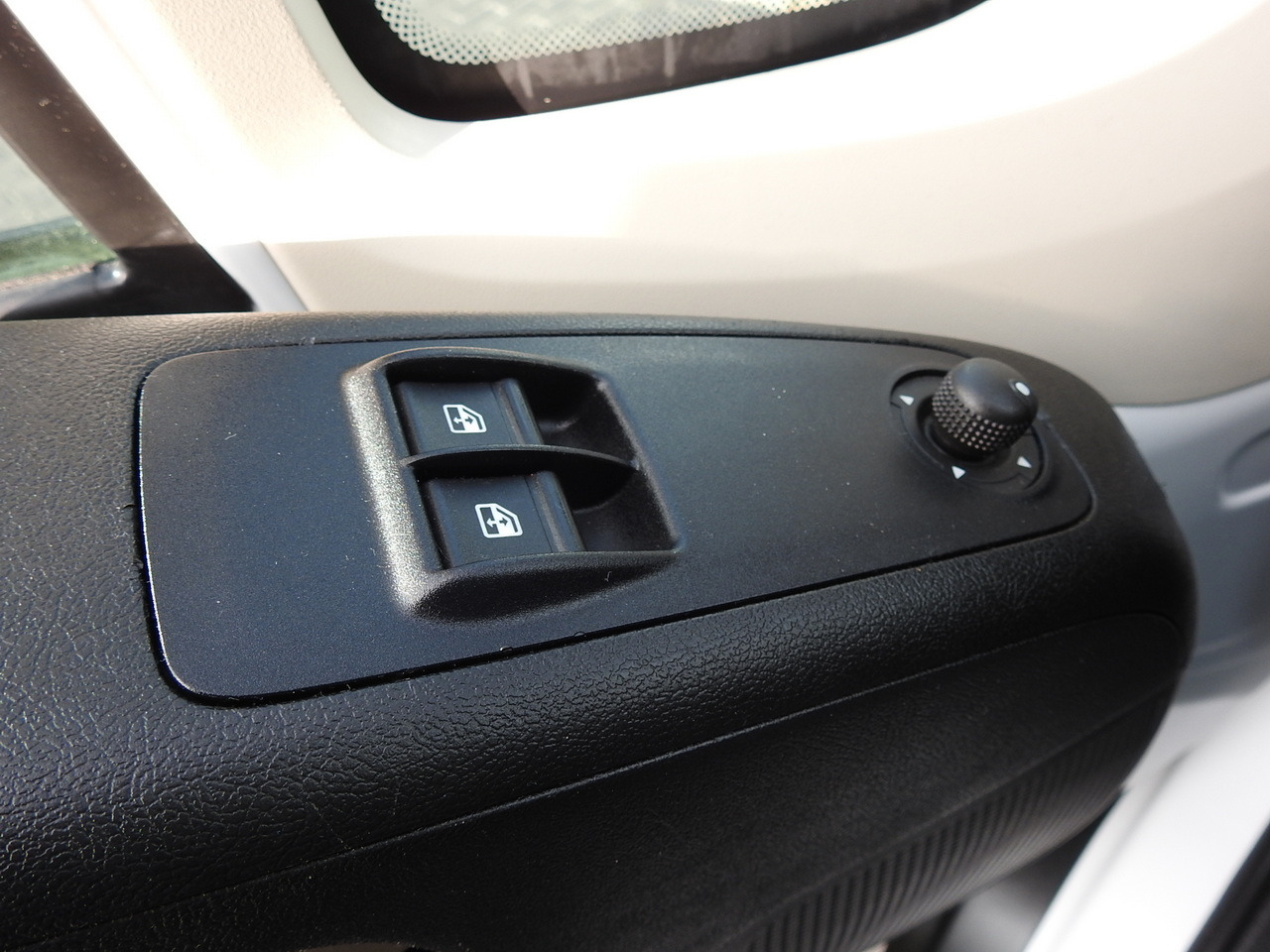 Van box FIAT DUCATO BOX LIFT 8 PALLETS CRUISE CONTROL NAVIGATION LED LIGHTS AIR CONDITIONING 130HP: gambar 26 Van box FIAT DUCATO BOX LIFT 8 PALLETS CRUISE CONTROL NAVIGATION LED LIGHTS AIR CONDITIONING 130HP: gambar 26