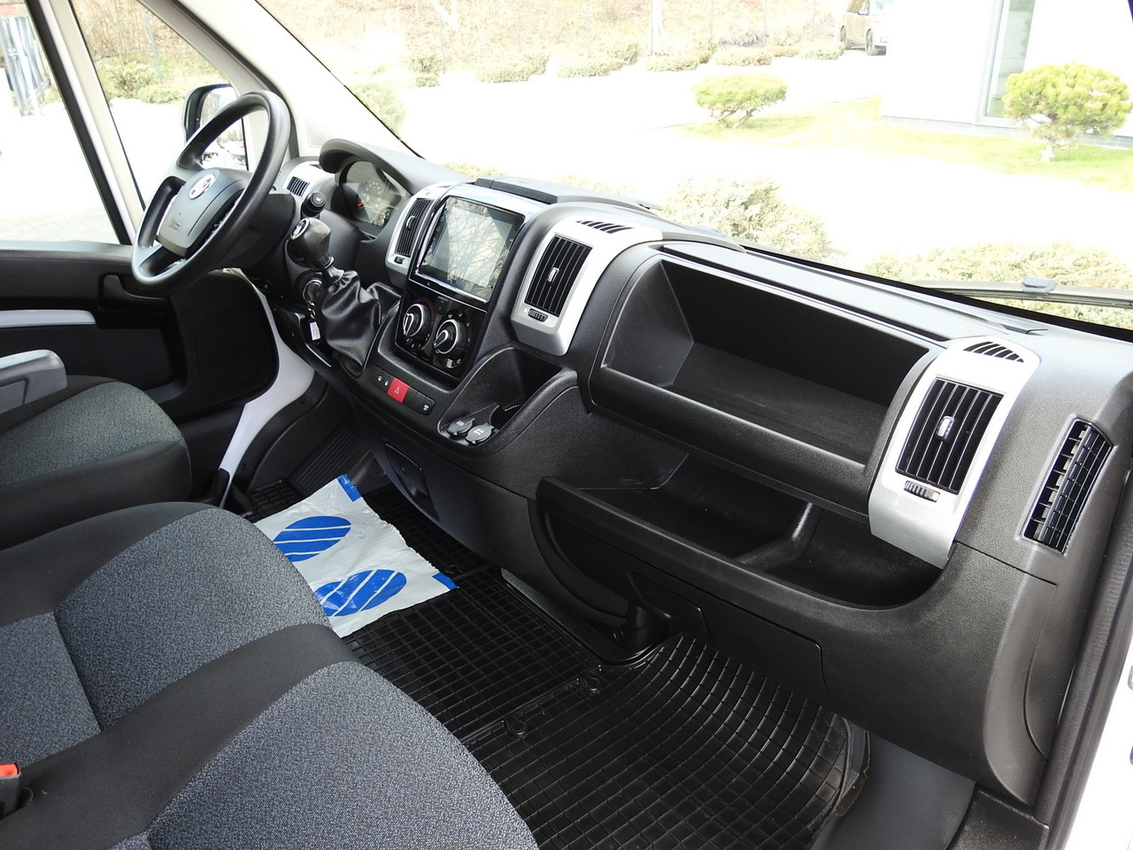 Van box FIAT DUCATO BOX LIFT 8 PALLETS CRUISE CONTROL NAVIGATION LED LIGHTS AIR CONDITIONING 130HP: gambar 37 Van box FIAT DUCATO BOX LIFT 8 PALLETS CRUISE CONTROL NAVIGATION LED LIGHTS AIR CONDITIONING 130HP: gambar 37