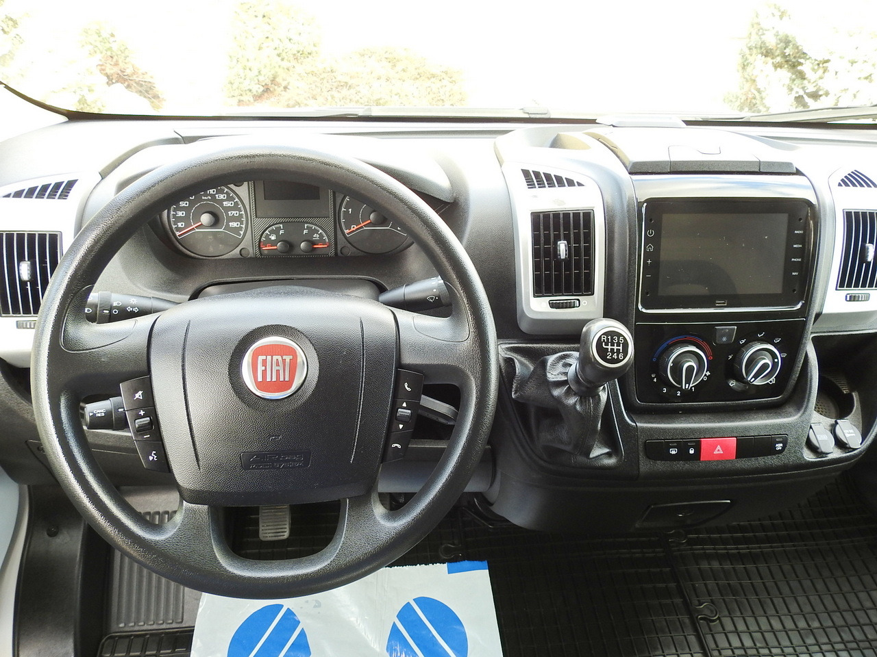 Van box FIAT DUCATO BOX LIFT 8 PALLETS CRUISE CONTROL NAVIGATION LED LIGHTS AIR CONDITIONING 130HP: gambar 27 Van box FIAT DUCATO BOX LIFT 8 PALLETS CRUISE CONTROL NAVIGATION LED LIGHTS AIR CONDITIONING 130HP: gambar 27