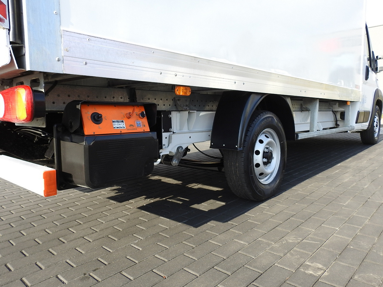 Van box FIAT DUCATO BOX LIFT 8 PALLETS CRUISE CONTROL NAVIGATION LED LIGHTS AIR CONDITIONING 130HP: gambar 16 Van box FIAT DUCATO BOX LIFT 8 PALLETS CRUISE CONTROL NAVIGATION LED LIGHTS AIR CONDITIONING 130HP: gambar 16