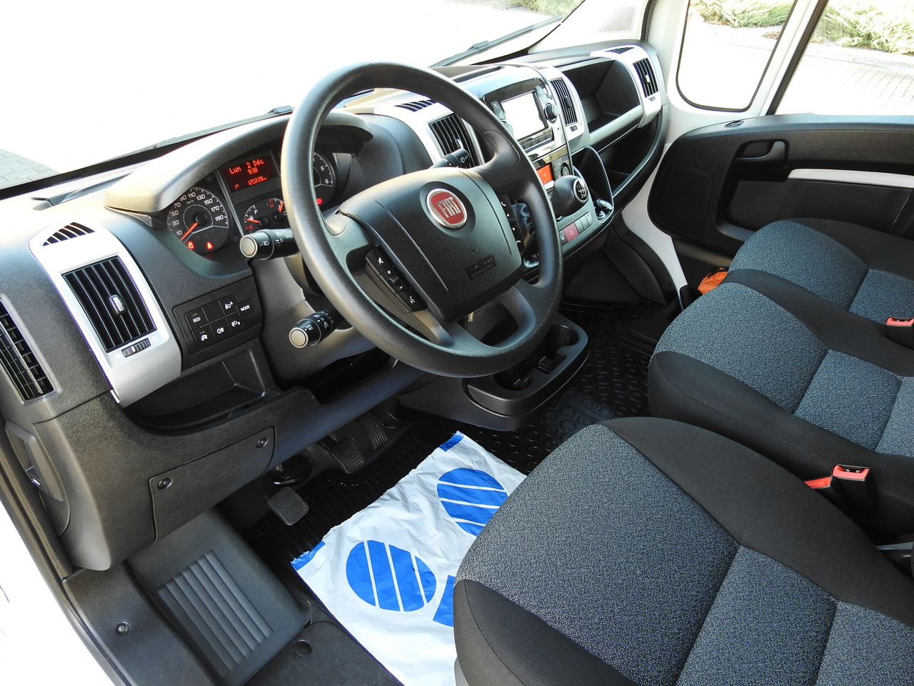 FIAT DUCATO REFRIGERATOR VAN -10*C POWER SUPPLY 230V AIR CONDITIONING 175HP - Van berpendingin: gambar 2 FIAT DUCATO REFRIGERATOR VAN -10*C POWER SUPPLY 230V AIR CONDITIONING 175HP - Van berpendingin: gambar 2