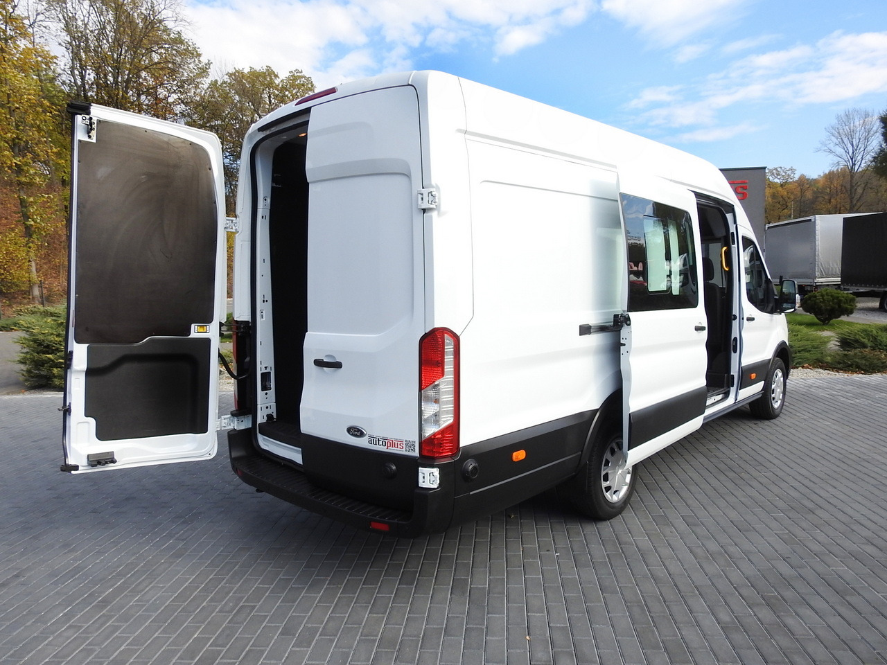 FORD TRANSIT BOX DELIVERY VAN 6 SEATS CRUISE CONTROL AIR CONDITIONING LED LIGHTS 130HP - Van panel: gambar 3 FORD TRANSIT BOX DELIVERY VAN 6 SEATS CRUISE CONTROL AIR CONDITIONING LED LIGHTS 130HP - Van panel: gambar 3