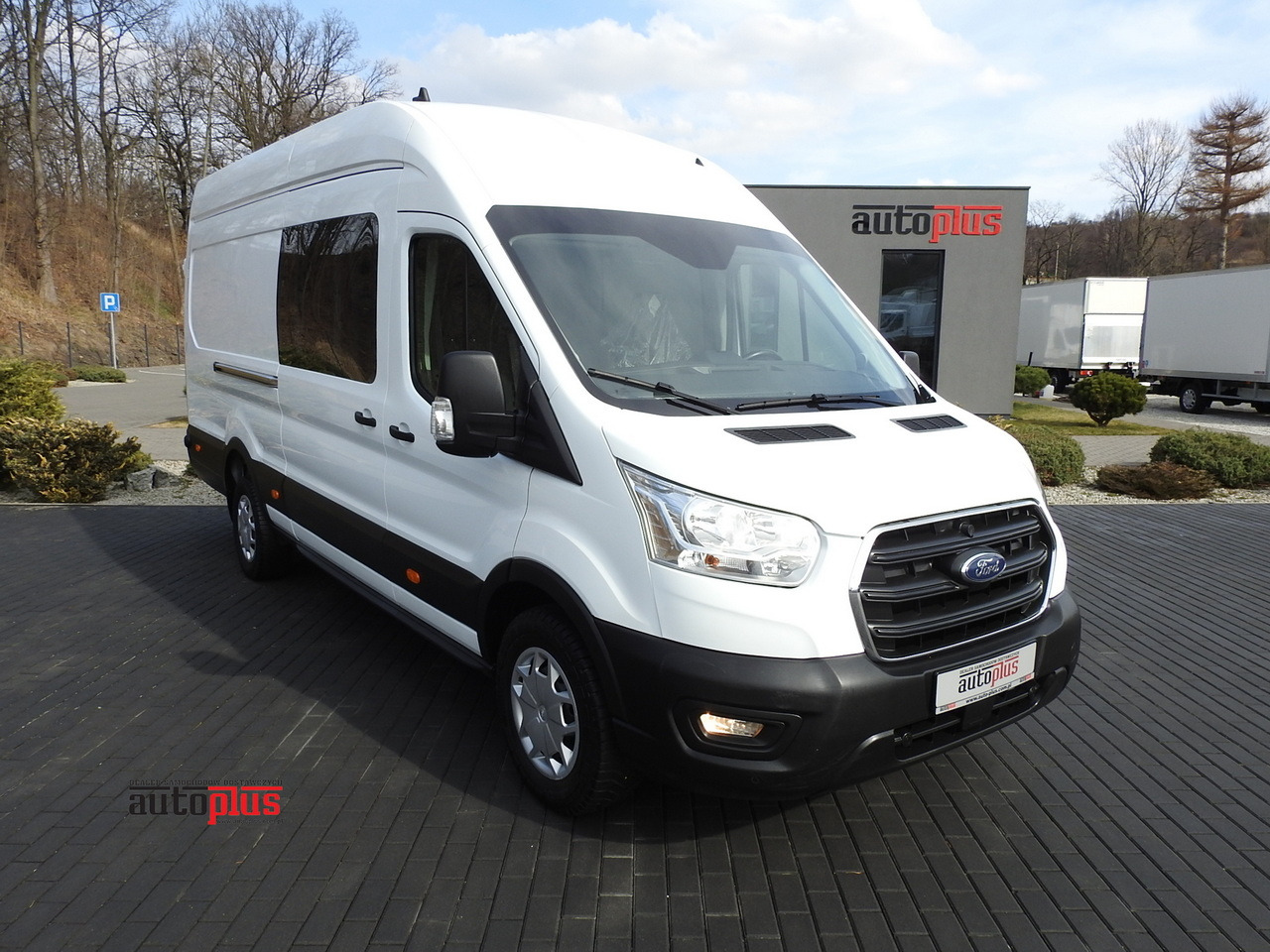 FORD TRANSIT BOX DELIVERY VAN 6 SEATS CRUISE CONTROL LED LIGHTS AIR CONDITIONING 180HP - Van panel: gambar 1 FORD TRANSIT BOX DELIVERY VAN 6 SEATS CRUISE CONTROL LED LIGHTS AIR CONDITIONING 180HP - Van panel: gambar 1