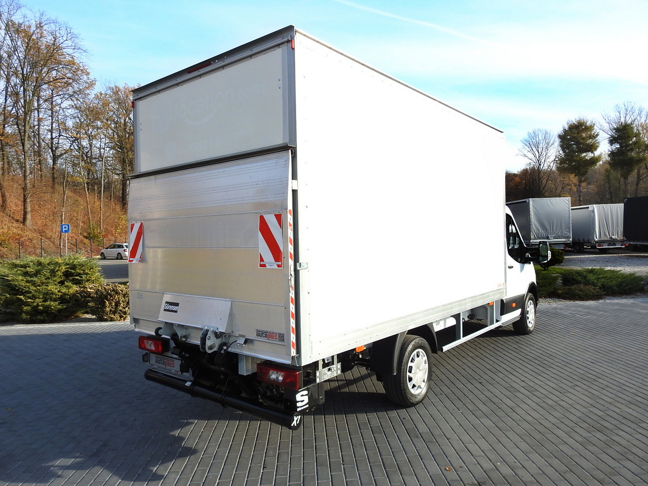 FORD TRANSIT BOX LIFT 8 PALLETS CRUISE CONTROL AIR CONDITIONING 130HP - Van box: gambar 3 FORD TRANSIT BOX LIFT 8 PALLETS CRUISE CONTROL AIR CONDITIONING 130HP - Van box: gambar 3
