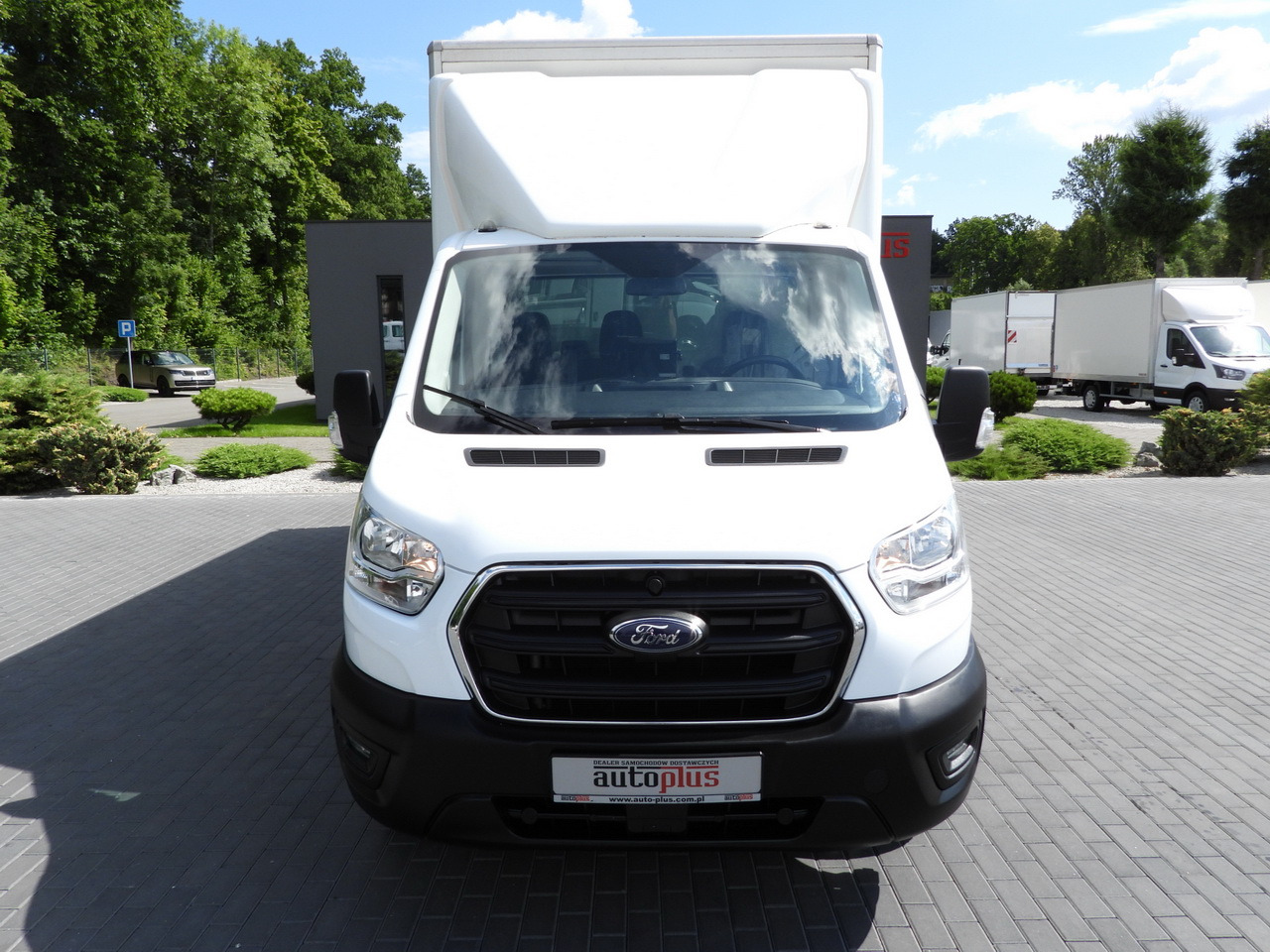 FORD TRANSIT BOX LIFT 8 PALLETS CRUISE CONTROL LED LIGHTS TWIN WHEELS AIR CONDITIONING 130HP - Van box: gambar 5 FORD TRANSIT BOX LIFT 8 PALLETS CRUISE CONTROL LED LIGHTS TWIN WHEELS AIR CONDITIONING 130HP - Van box: gambar 5
